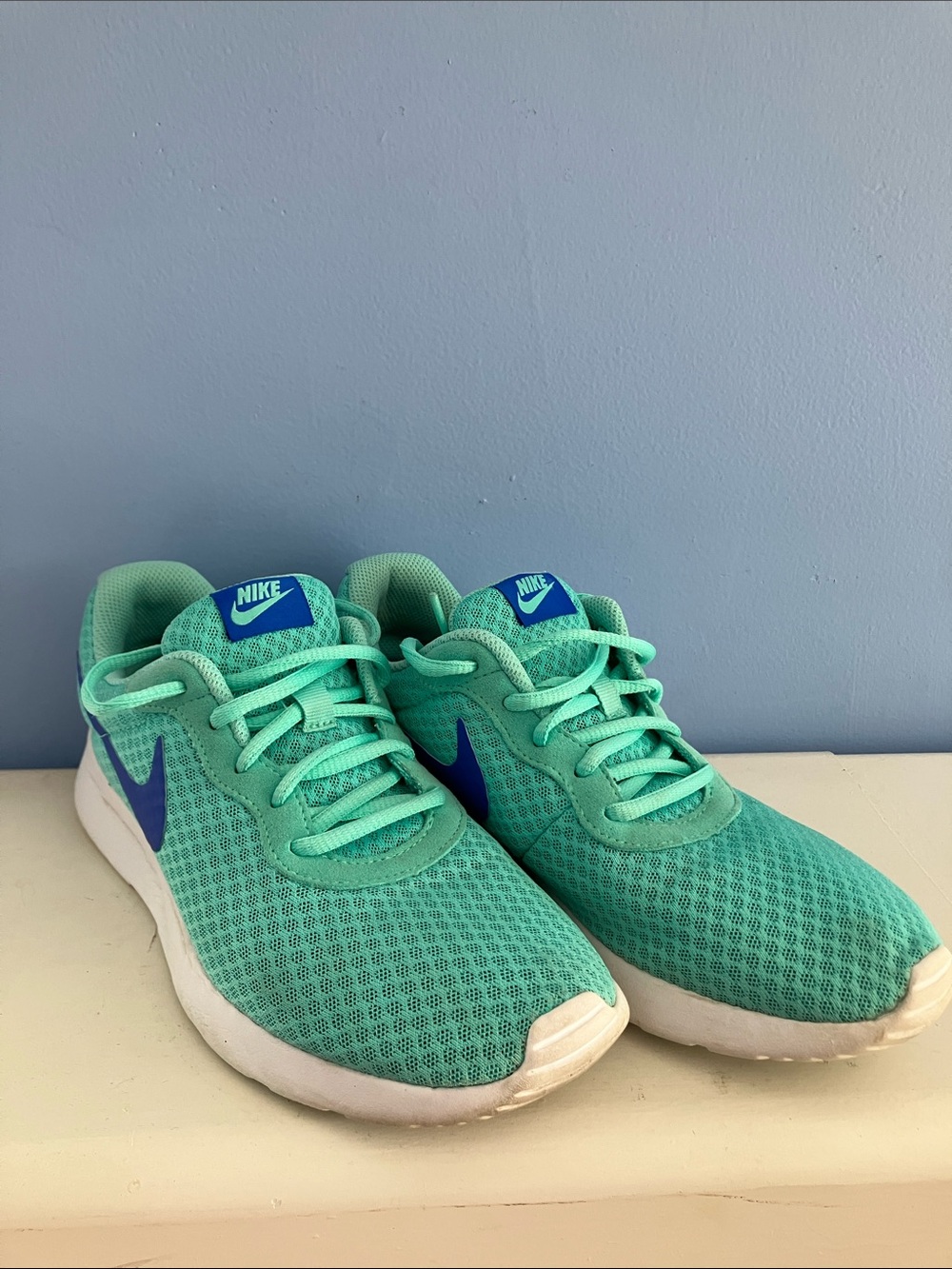 Nike Women’s Tanjun Lightweight Sneakers - Turquoise and Blue - Size 9